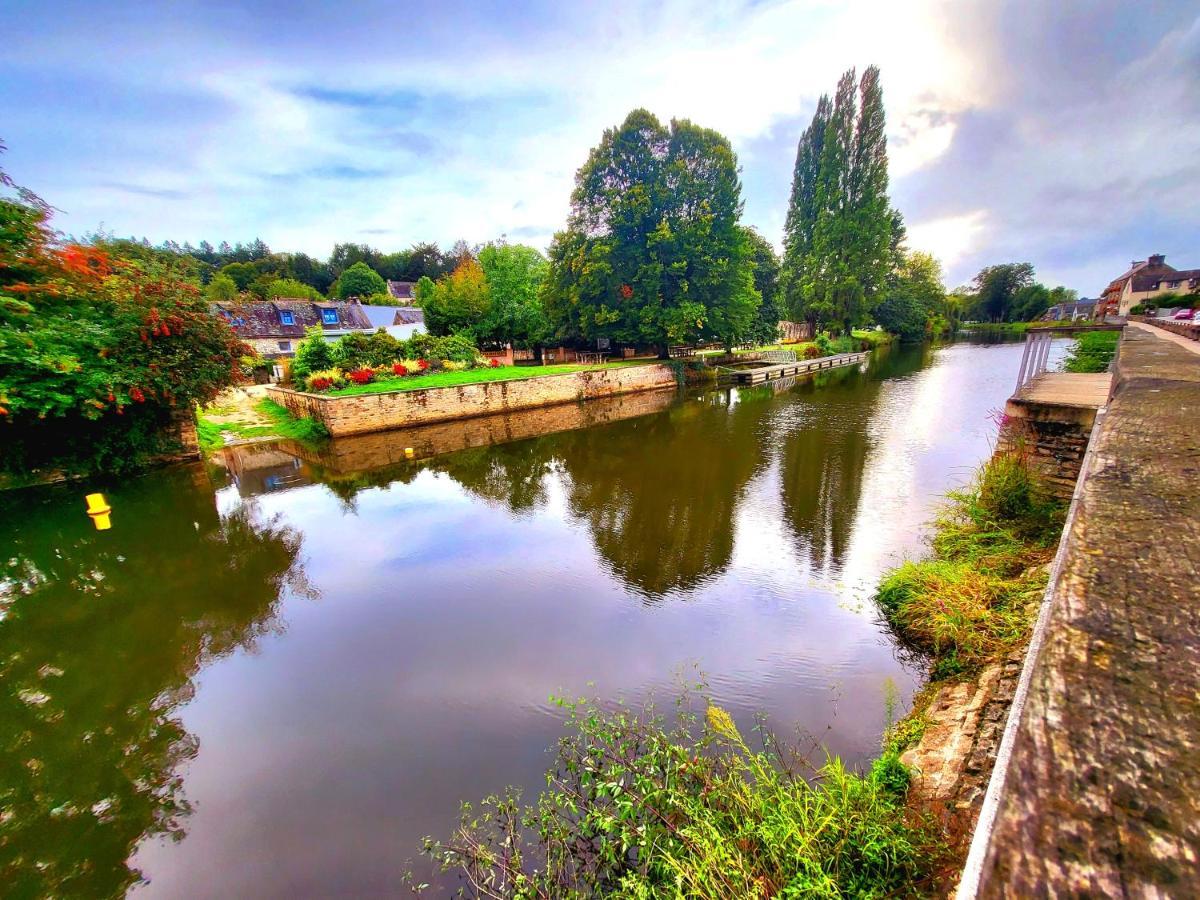 Gite Maisonnette- Et A Cote Coule Une Riviere Жослен Екстериор снимка